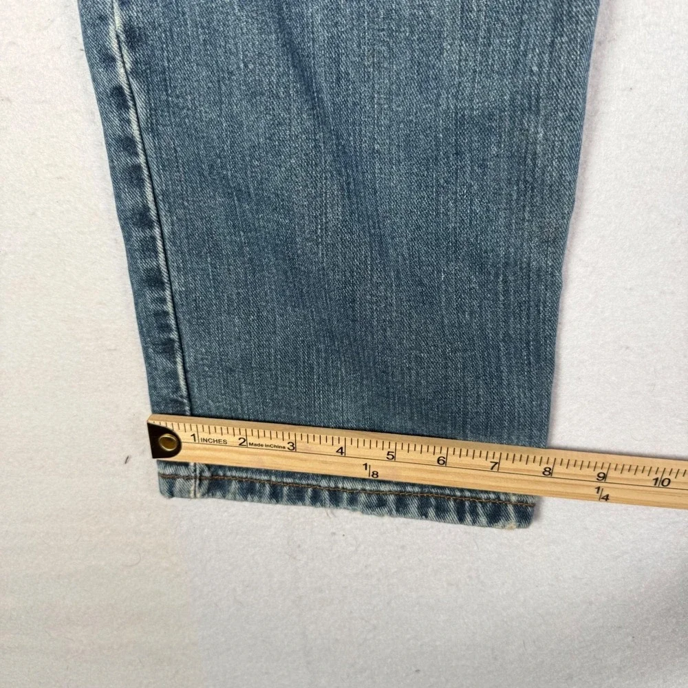 Vintage Y2K Levis 550 Relaxed Fit Jeans 33x30 Blue Denim Medium Wash Tapered Leg